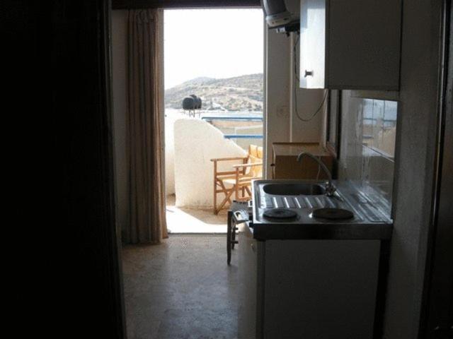 Efrosyni Apartments Agia Marina  Buitenkant foto