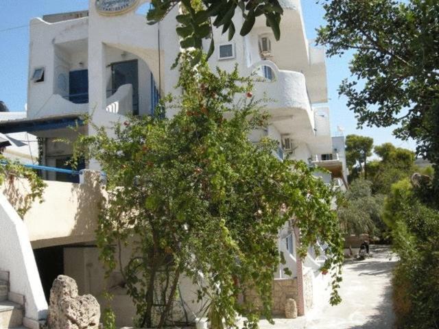 Efrosyni Apartments Agia Marina  Buitenkant foto