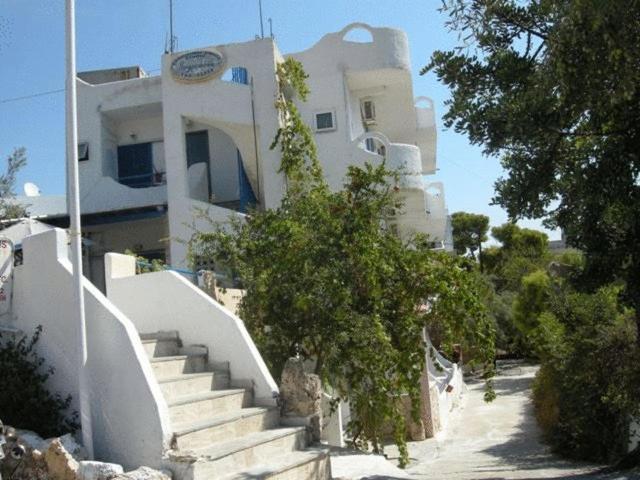 Efrosyni Apartments Agia Marina  Buitenkant foto